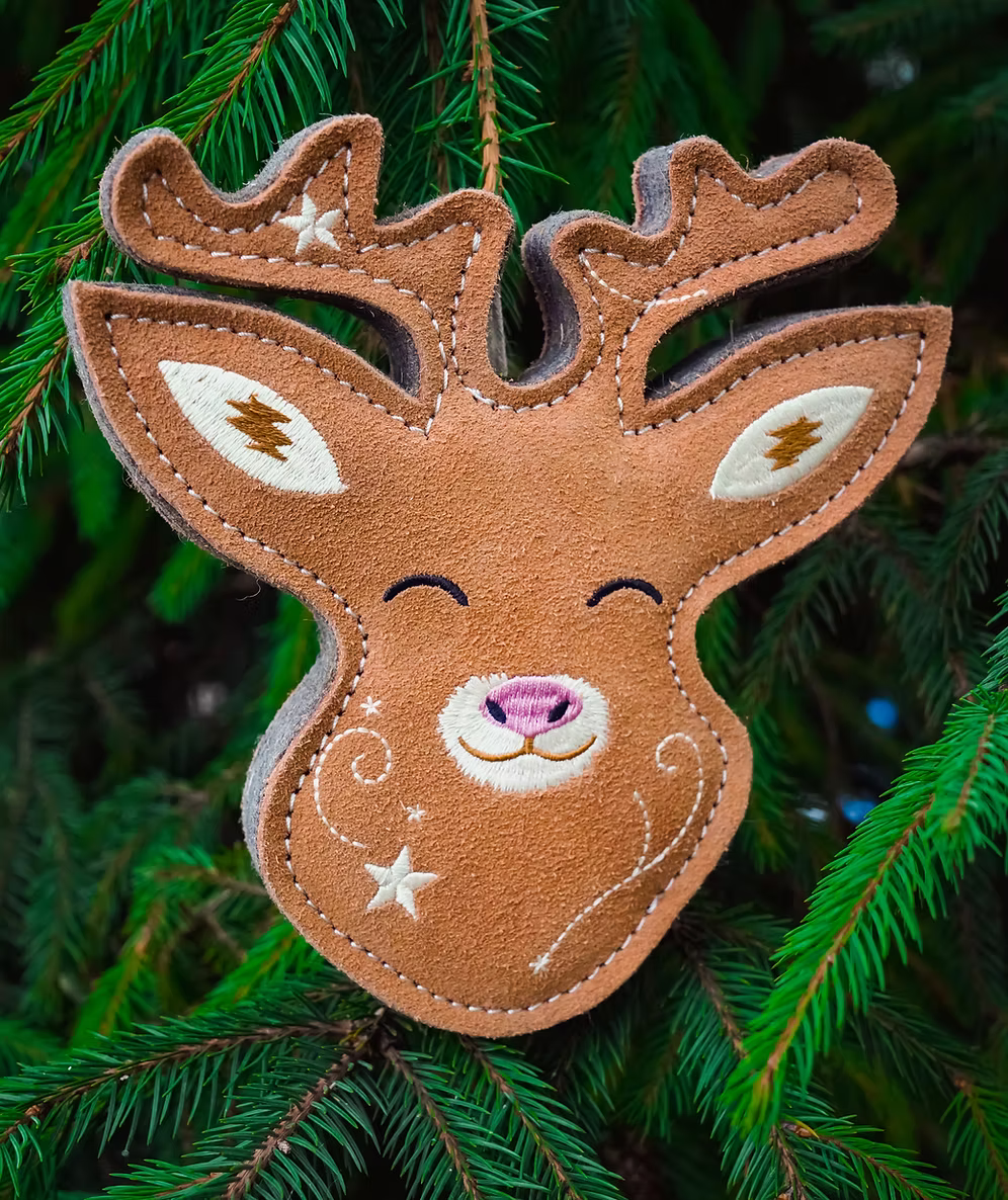Aurora Paws- Roe the Christmas Deer