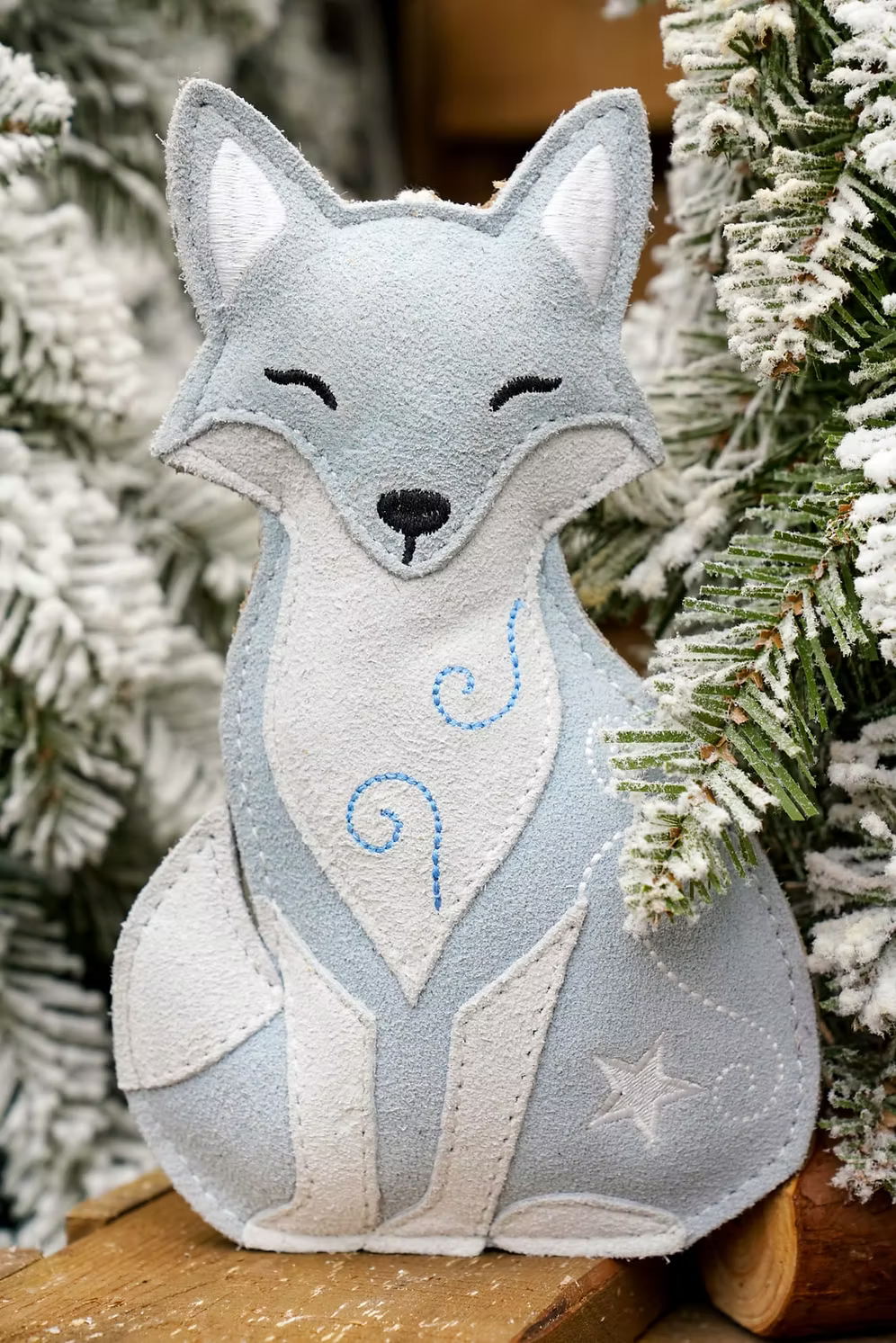 Aurora Paws- Flurry the Arctic Christmas Fox